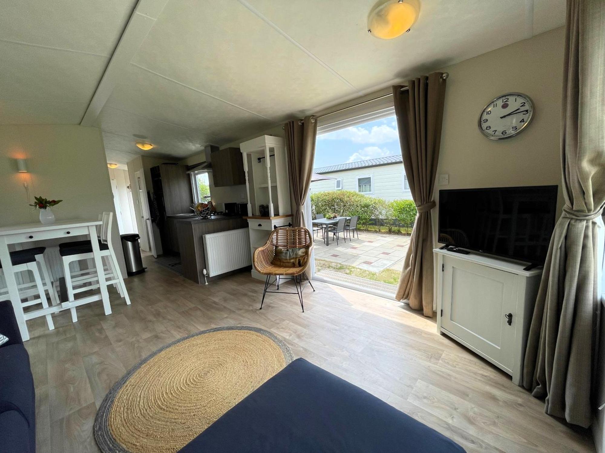 Camping De Strandloper Scharendijke Ruang foto