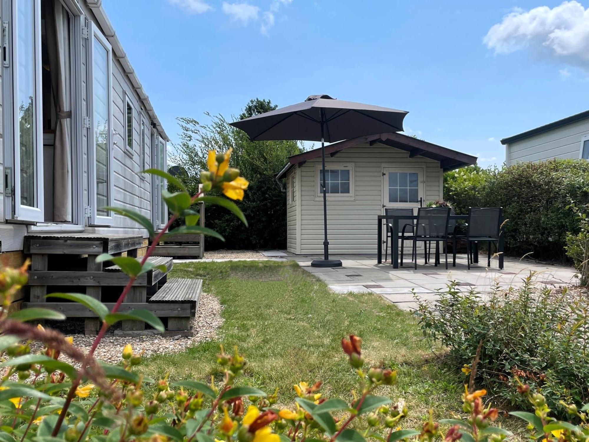 Camping De Strandloper Scharendijke Ruang foto