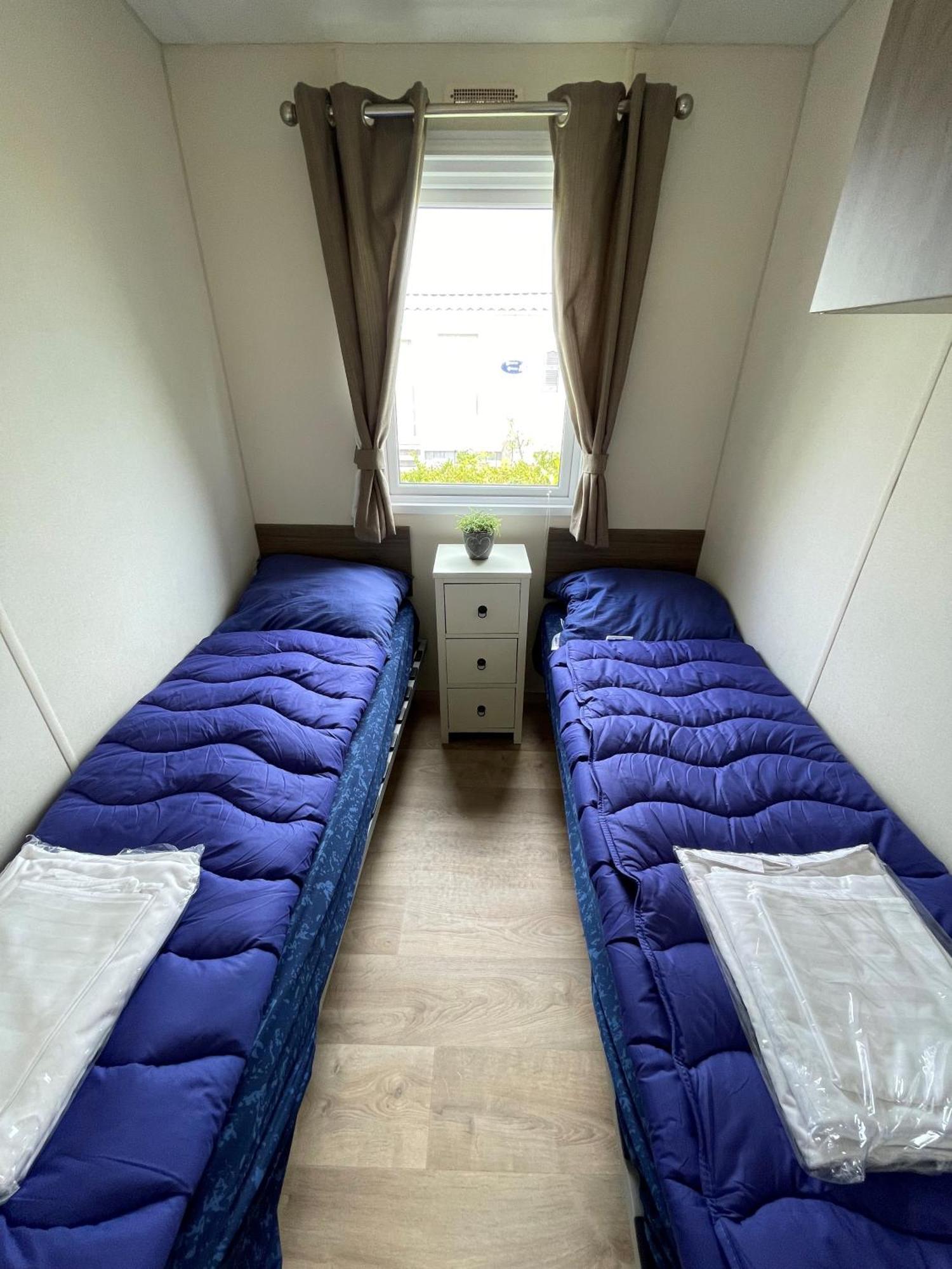 Camping De Strandloper Scharendijke Ruang foto
