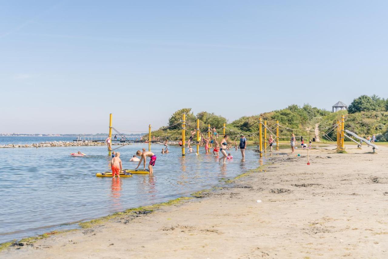 Camping De Strandloper Scharendijke Bagian luar foto